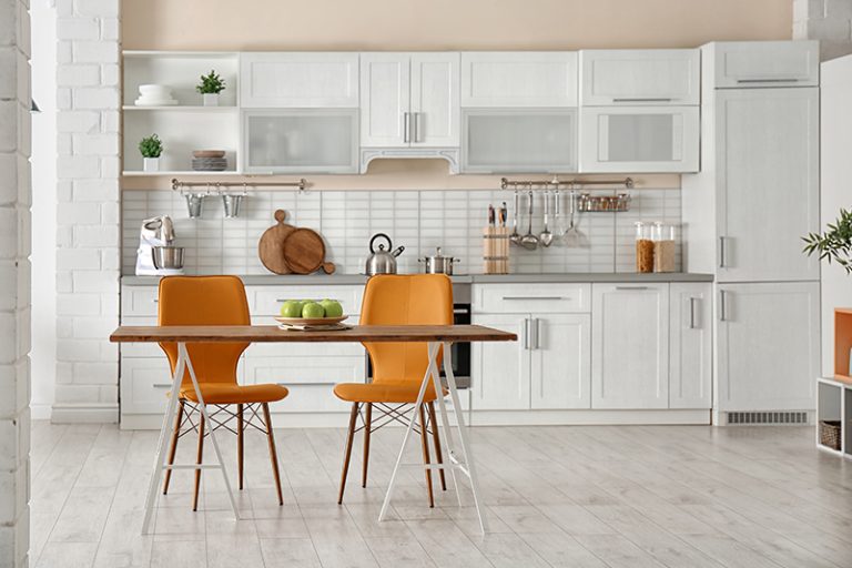 Smart Storage Solutions: Maximizing Space and Efficiency with Innovative Kitchen Cabinets